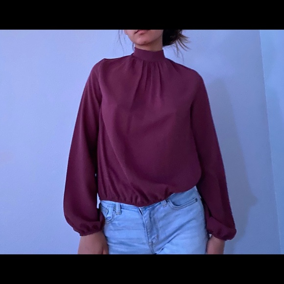 Burgundy blouse with open back. - Picture 2 of 4
